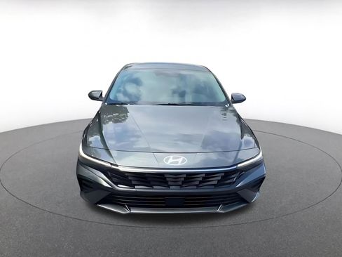 Used 2025 Hyundai Elantra SEL image 4