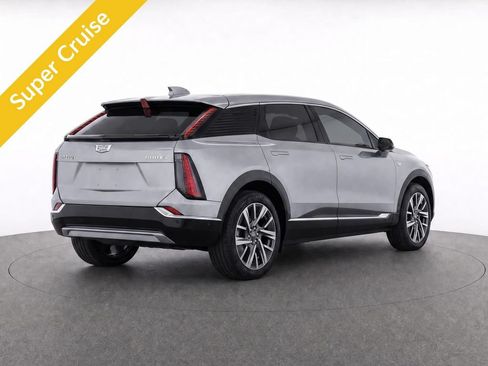Used 2025 Cadillac Optiq Luxury 1 AWD/4WD image 8
