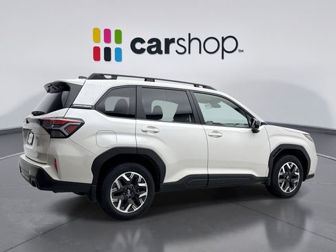 Used 2025 Subaru Forester Premium AWD/4WD image 5