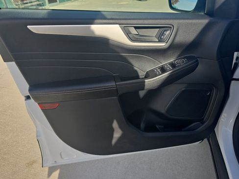 Used 2021 Ford Escape S image 18