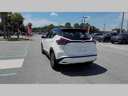 Used 2024 Nissan Kicks SR image 32
