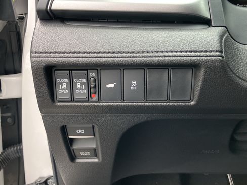Certified 2026 Honda Odyssey EX-L image 19