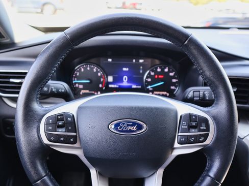 Used 2023 Ford Explorer XLT w/ Equipment Group 202A image 21