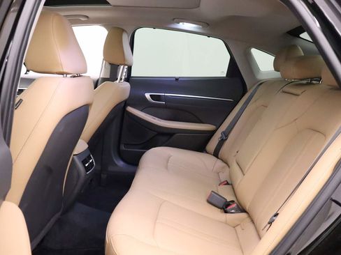 Used 2025 Hyundai Sonata Limited FWD image 16