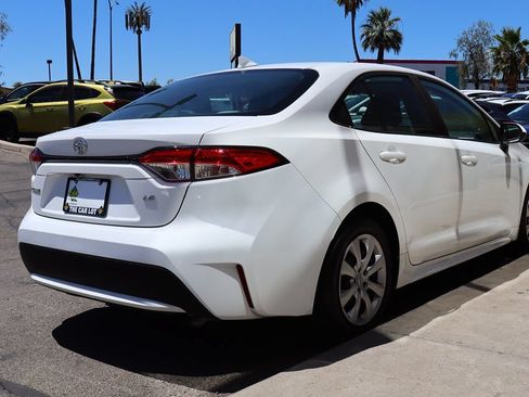 Used 2020 Toyota Corolla LE FWD image 13