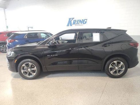 Used 2025 Chevrolet Blazer LT AWD/4WD image 3