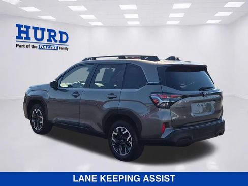 Used 2025 Subaru Forester Premium AWD/4WD image 6