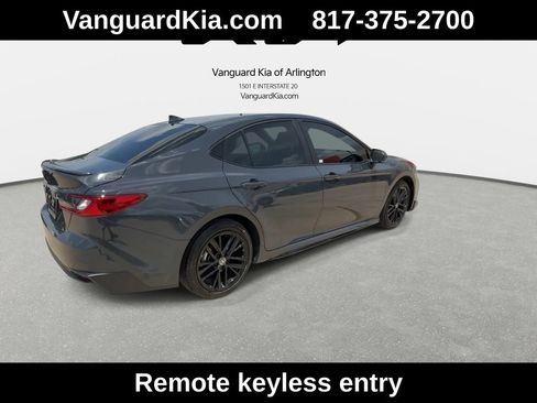 Used 2026 Toyota Camry SE FWD image 9