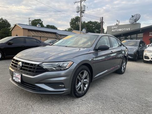Used 2019 Volkswagen Jetta R-Line FWD image 1