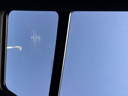 Certified 2024 Chevrolet Traverse RS image 39