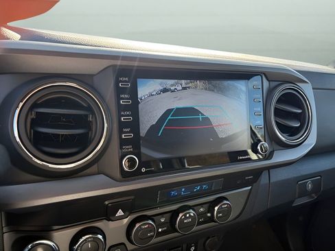 Used 2022 Toyota Tacoma TRD Off-Road image 23