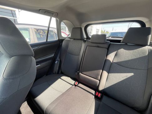 Used 2025 Toyota RAV4 XLE image 39