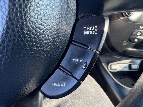 Used 2018 Kia Soul + FWD image 19