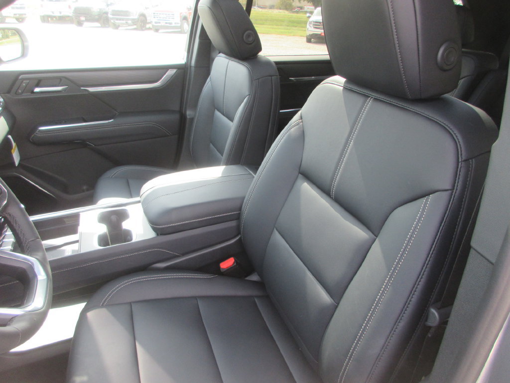 New 2027 GMC Acadia Elevation w/ Black Edition AWD/4WD image 12