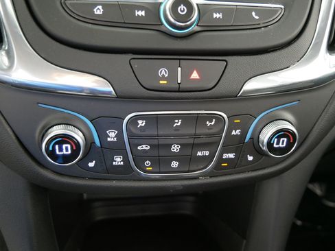 Used 2023 Chevrolet Equinox LT FWD image 23