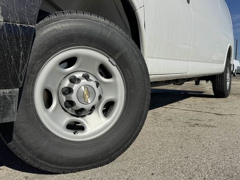 New 2026 Chevrolet Express 2500 1WT image 2