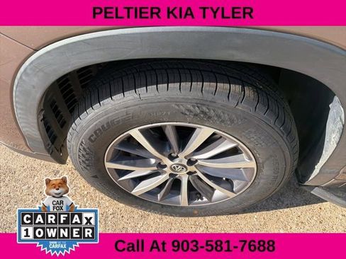 Used 2017 Toyota Highlander XLE image 5