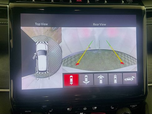 Used 2022 Jeep Grand Cherokee Limited 4xe w/ Luxury Tech Group II image 23