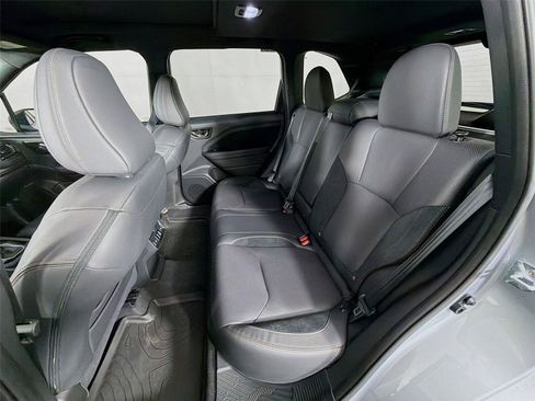 Used 2025 Subaru Forester Touring AWD/4WD image 25