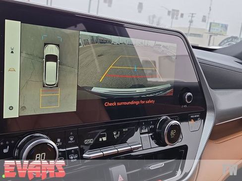 New 2026 Toyota Highlander Platinum image 9