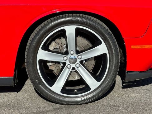 Used 2015 Dodge Challenger R/T image 14