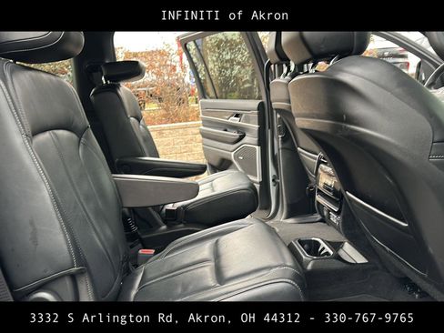 Used 2022 Jeep Wagoneer Series III w/ Flexible Seating Group image 32