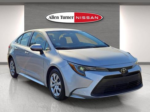 Used 2024 Toyota Corolla LE image 1