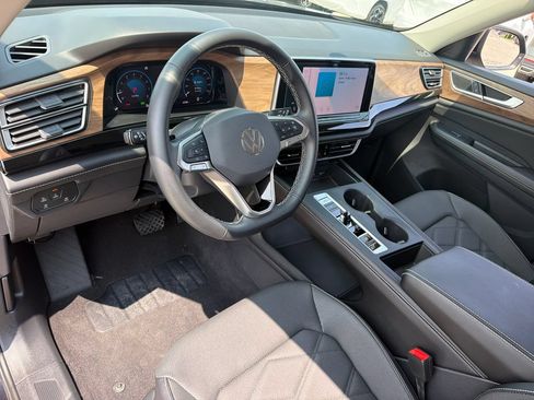 Certified 2024 Volkswagen Atlas SE AWD/4WD image 8