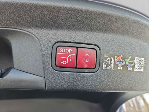 Used 2025 Mercedes-Benz GLE 53 AMG 4MATIC Coupe image 38