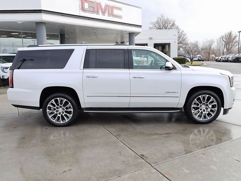 Used 2018 GMC Yukon XL Denali w/ Open Road Package image 7