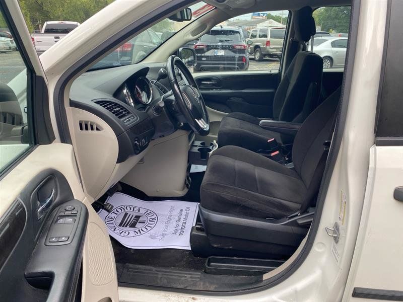 Used 2013 Dodge Grand Caravan American Value Package w/ UConnect Hands-Free Group FWD image 8