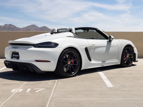 Used 2021 Porsche 718 Boxster Spyder RWD image 10