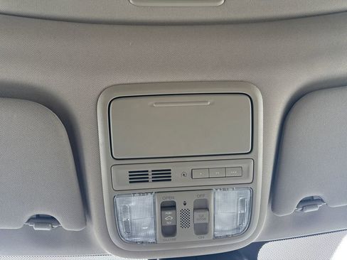 Used 2015 Honda Odyssey Touring Elite image 26