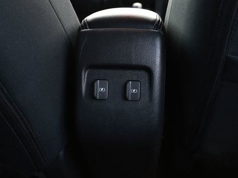 Used 2024 Nissan Kicks SR FWD image 28