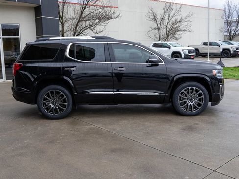 Used 2023 GMC Acadia Denali w/ Black Diamond Edition image 8