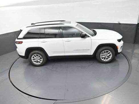 Used 2026 Jeep Grand Cherokee Laredo X AWD/4WD image 18