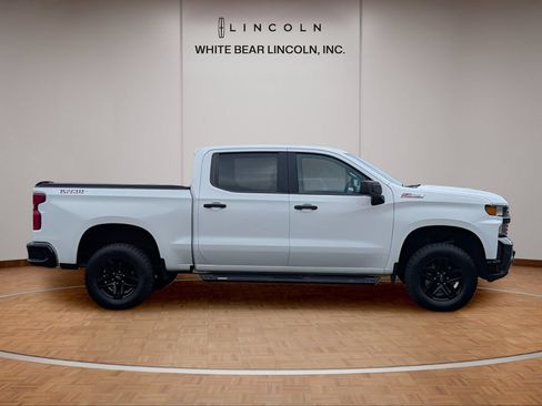 Used 2019 Chevrolet Silverado 1500 Custom Trail Boss w/ Custom Convenience Package AWD/4WD image 4