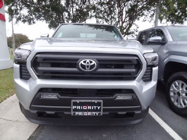 Used 2026 Toyota Tacoma SR5 AWD/4WD image 2