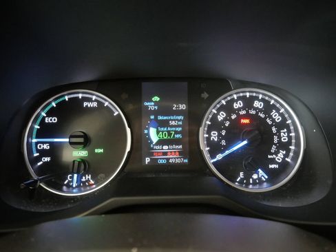 Used 2022 Toyota RAV4 XLE Premium AWD/4WD image 19