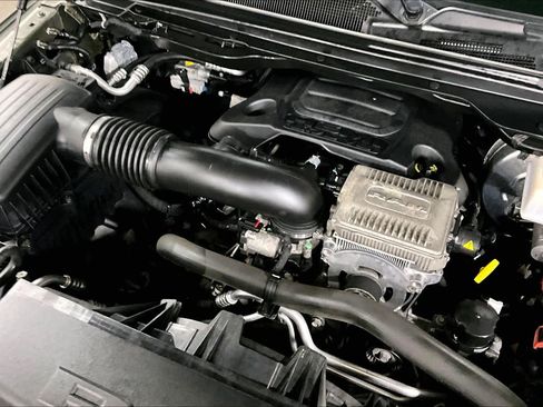 Used 2020 RAM 1500 Laramie w/ Sport Appearance Package AWD/4WD image 33