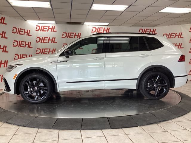 Used 2023 Volkswagen Tiguan SE R-Line AWD/4WD image 4