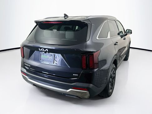 Used 2025 Kia Sorento S AWD/4WD image 9