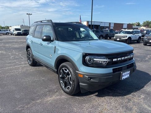Used 2021 Ford Bronco Sport Outer Banks w/ Outer Banks Package AWD/4WD image 3