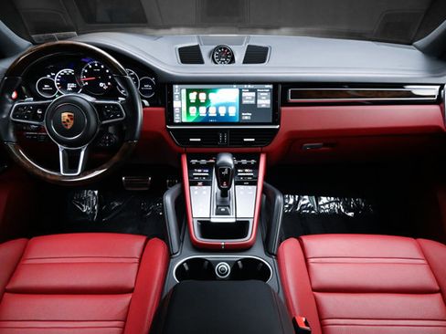 Used 2021 Porsche Cayenne S image 3