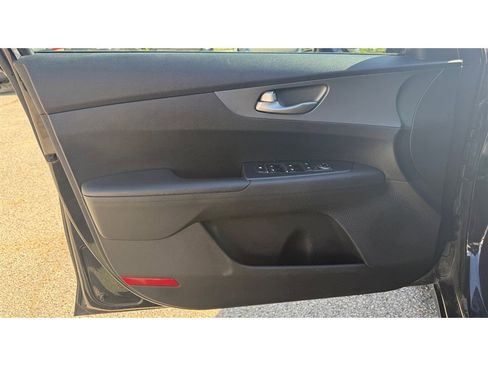 Used 2020 Kia Forte LXS image 23