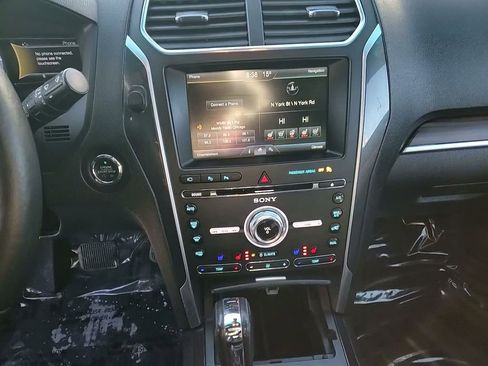 Used 2016 Ford Explorer Limited w/ Equipment Group 301A image 18