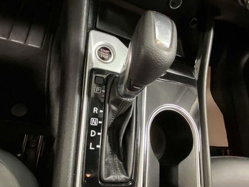 Used 2024 Nissan Altima 2.5 SV image 17