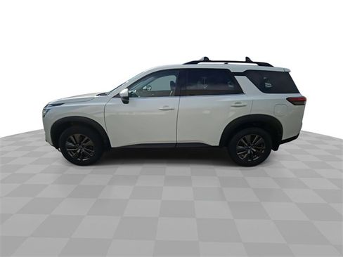 Used 2022 Nissan Pathfinder SV image 5