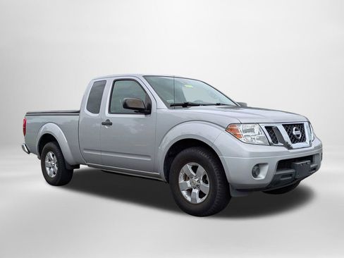 Used 2012 Nissan Frontier SV RWD image 2