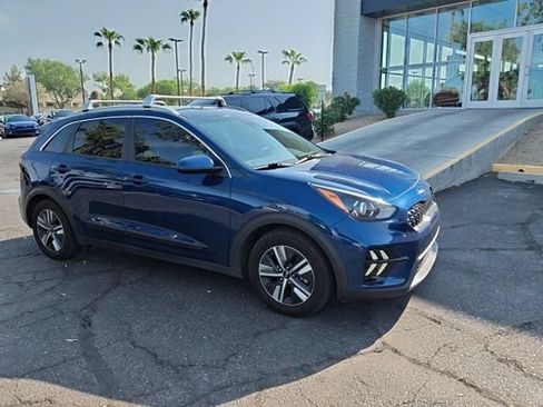 Used 2020 Kia Niro LXS FWD image 16